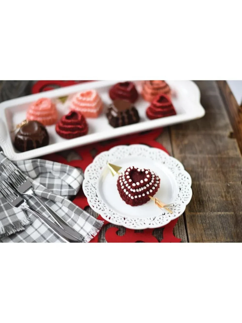 Heart-Shaped Tiered Cakelet Pan, 3-Cup Bakeware for Perfect Mini Cakes